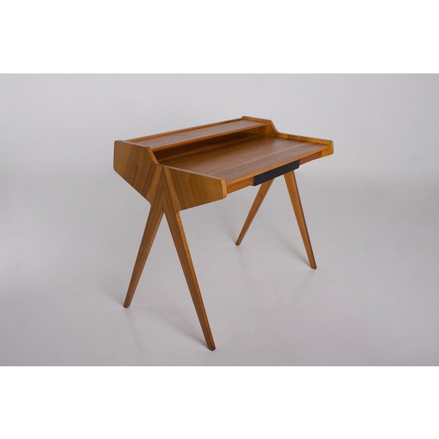 Modernist desk designed by helmut magg in maple, manufactured by wk wohnen (wk möbel), circa 1955. w 100 cm x d 58 cm x h...