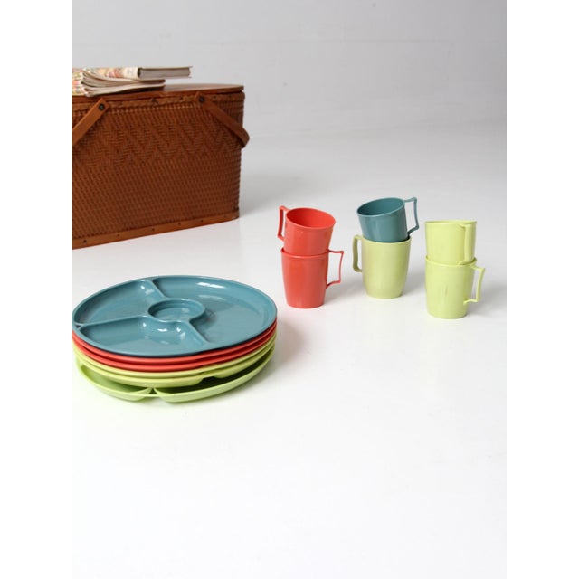 Mid-Century Redmon Picnic Basket Set For Sale - Image 17 of 18
