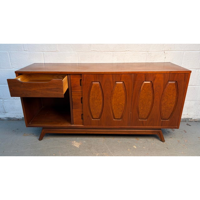 Mid 20th Century Walnut and Burlwood Sliding Door Credenza For Sale In New York - Image 6 of 15