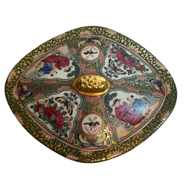 19th Century Chinese Famille Rose Medallion Porcelain Covered Dish. This dish features beautiful handpainted scenes both...