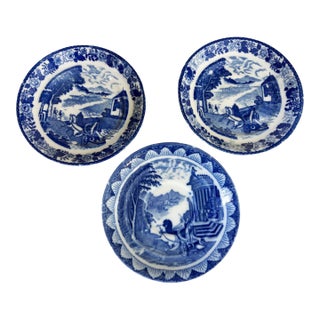 Vintage Blue and White Decorative Porcelain Set of 3 Plates Made in Japan For Sale