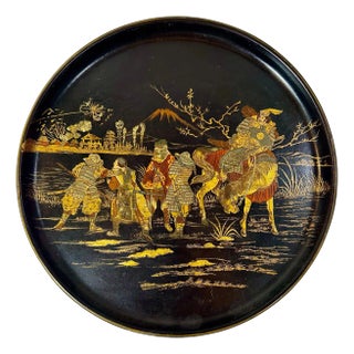 1900s Japanese Papier-Mâché Dish With Warrior Scene For Sale