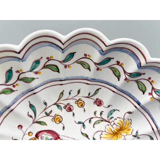 Ceramic Vintage Outeiro Águeda Portuguese Hand-Painted Bird of Paradise Scalloped Bowl – French Country, Folk Art For Sale - Image 7 of 13