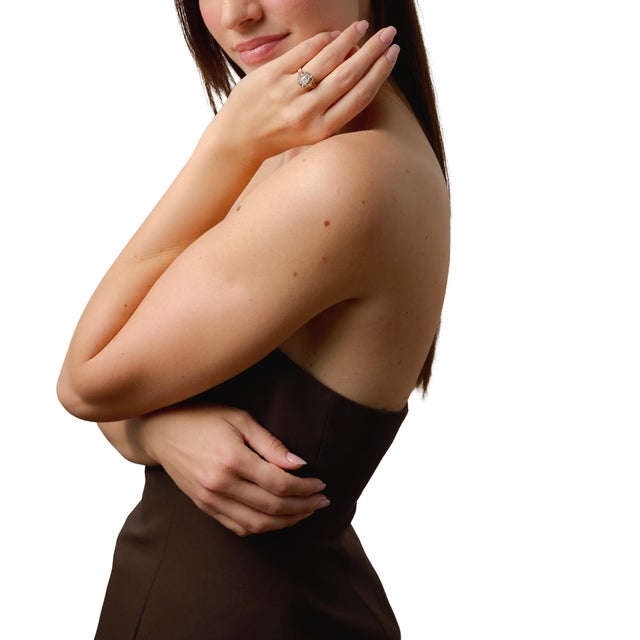 Antique Gia 1.00 Carat Old Mine Cut Diamond 14k Yellow Gold Cluster Ring, Size 5.25 For Sale - Image 4 of 7