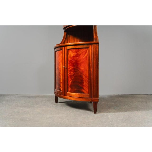 Late 20th Century English Corner Display Cabinet For Sale - Image 16 of 18