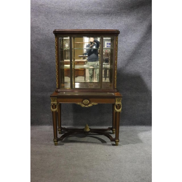 1910s Bronze Mounted French Louis XVI Style Vitrine Display Cabinet For Sale - Image 4 of 14