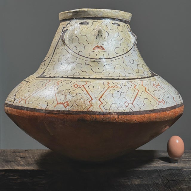 1940s Monumental Abstract Shipibo Conibo Folk Art Anthropomorphic Polychrome Vessel For Sale - Image 5 of 12