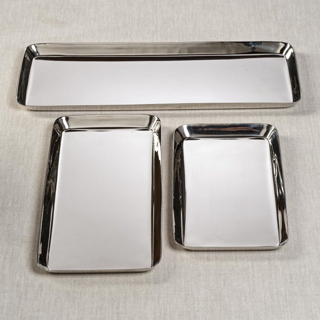 This steel serving tray is perfect for all your entertaining needs. It has a polished finish and can be used for serving...