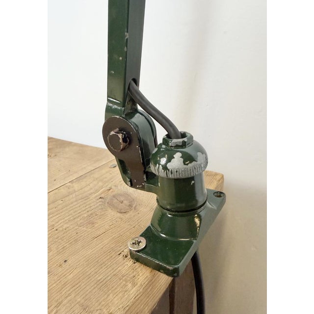 1960s Industrial Green Enamel Adjustable Table Lamp, 1960s For Sale - Image 5 of 18