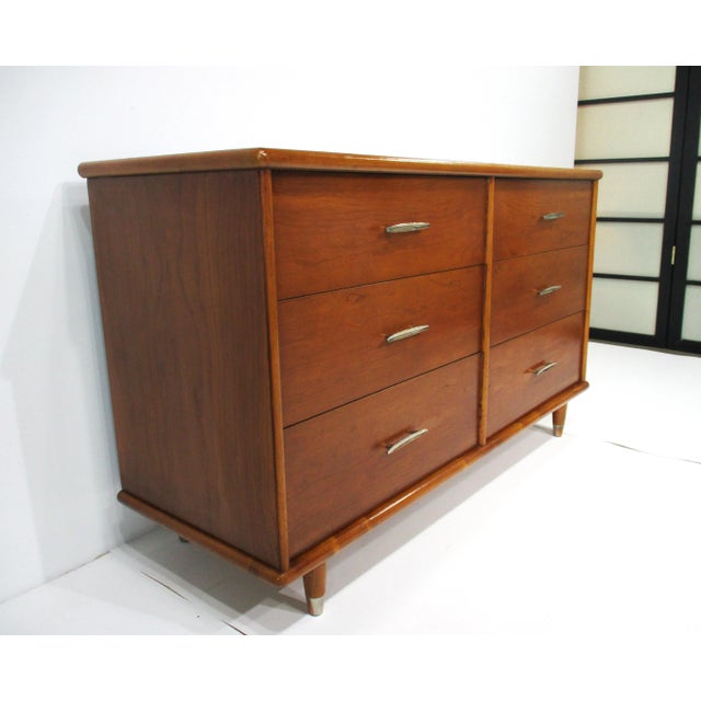 Mid-Century Modern American of Martinsville Styled Mid Century Dresser Chest For Sale - Image 3 of 11
