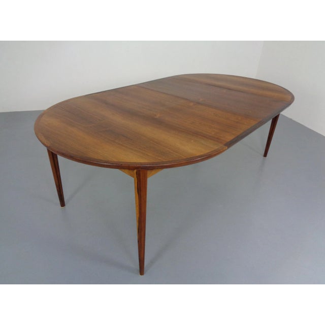 1960s Large Rosewood Extendable Dining Table by Henry Rosengren Hansen for Brande Mobelindustri, 1960s For Sale - Image 5 of 18