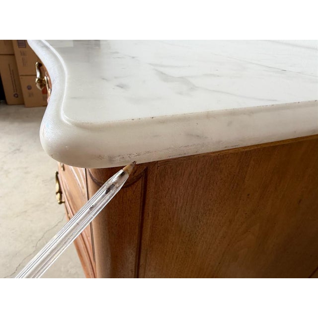 1960s Vintage French Provincial Louis XV Style Walnut & White Marble Top Three-Drawer Commode For Sale - Image 14 of 17