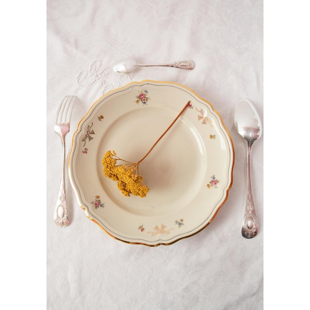 The set consists of the following 18 pieces: 6 spoons 21.5 cm (96 gr.), 6 forks 21.5 cm (78 gr.), 6 teaspoons 14.5 cm (34...