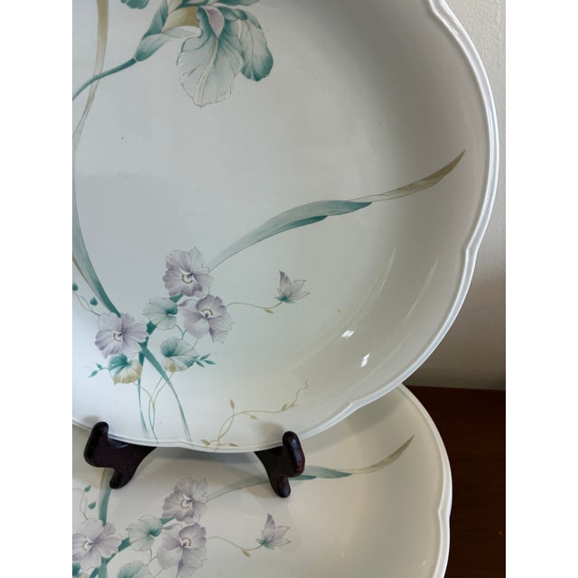 Mikasa Late 20th Century Mikasa Rondo Scalloped Floral Dinner Plates – Set of 5 For Sale - Image 4 of 13