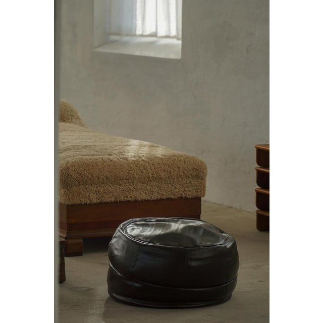 Vintage French Black Leather Pouf with Slouchy Form, 1960s For Sale - Image 14 of 18