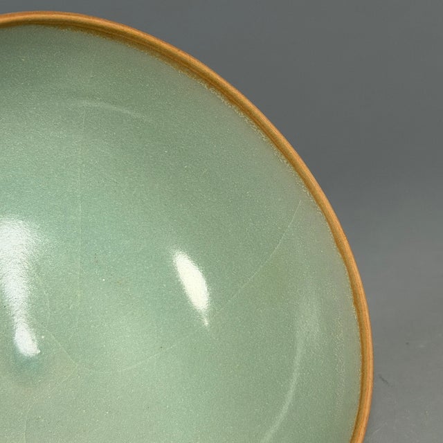 Chinese China Vintage‑Style Light Green Crackle‑Glaze Celadon Tea Bowl For Sale - Image 3 of 6