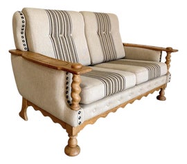 Example of Loveseats