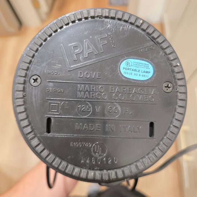 Metal 1980s "Dove" Desk Lamp by Mario Barbaglia & Marco Colombo for Paf Studio For Sale - Image 7 of 9