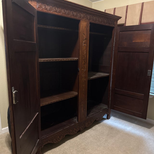 Farmhouse 1960s Mid-Century Walnut Drexel Declaration Credenza – Excellent Condition For Sale - Image 3 of 3