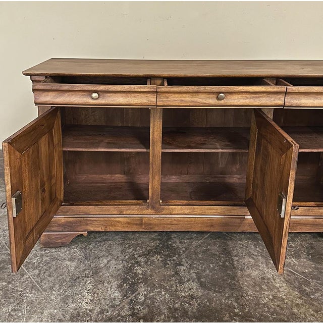 19th Century French Louis Philippe Period Walnut Buffet ~ Enfilade ~ Credenza For Sale - Image 10 of 18