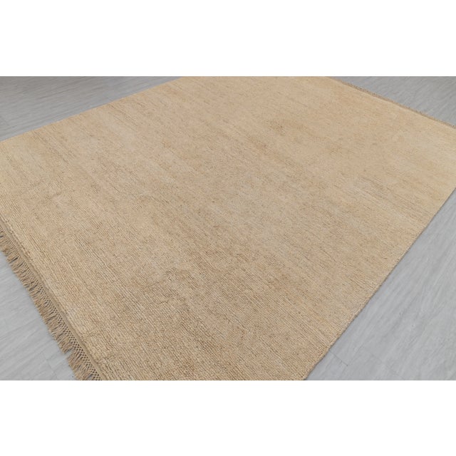 High Quality Hand Knotted Light Tan Jute Loop Pattern Solid Rug 5x8Ft. For Sale - Image 4 of 12