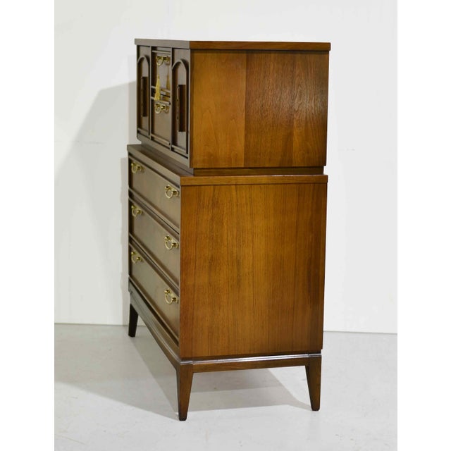 Brown 1960s Mid Century Modern Walnut Highboy Dresser by United Furniture For Sale - Image 8 of 14