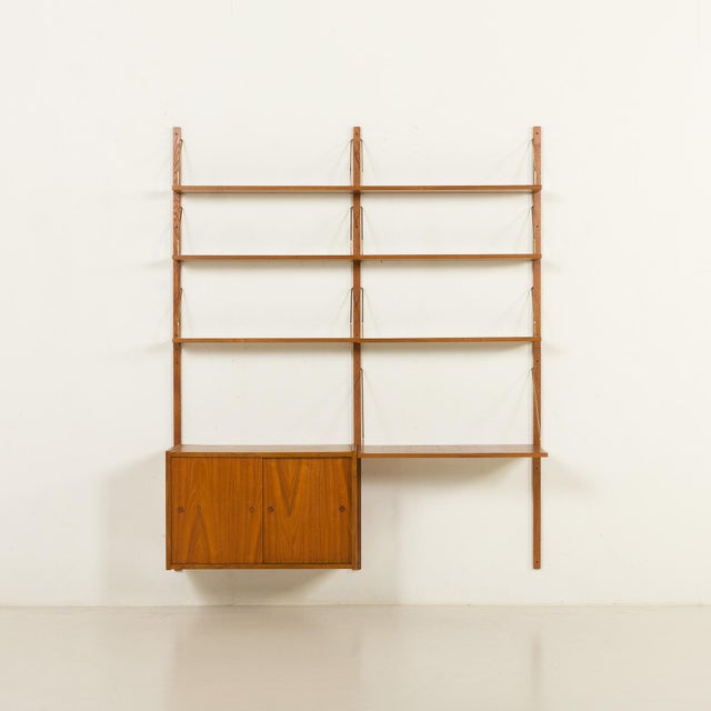 Mid-Century Modern Danish Teak Wall Unit in the style of Cadovius, Sorensen, 1960s For Sale - Image 3 of 14