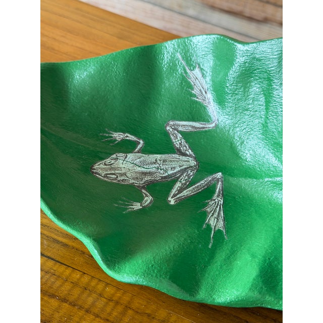 1980s Vintage Sculptural Green Leaf Form Metal Centerpiece Bowl With Découpage Appliqué For Sale - Image 5 of 12