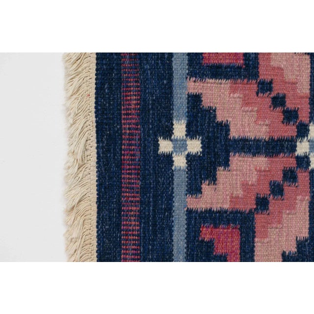 Mid-Century Swedish Kilim in Navy and Pink, 1960 For Sale - Image 4 of 7