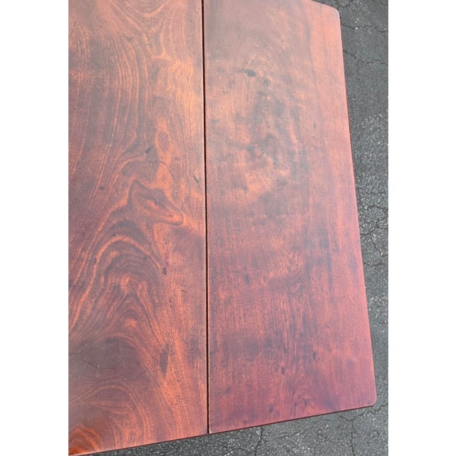 Antique Circa 1785–1805 English George III Period Solid Cuban Mahogany Drop-Leaf Gateleg Dining Table For Sale - Image 16 of 18