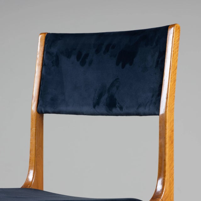 Model 693 Chairs in Wood and Blue Velvet by Carlo de Carli for Cassina, 1957, Set of 6 For Sale - Image 10 of 13