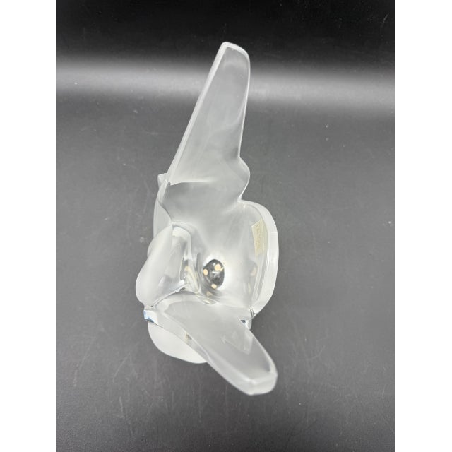 Sylvie Vase in Satin Crystal Depicting Two Doves from Lalique, 1950s For Sale - Image 9 of 11