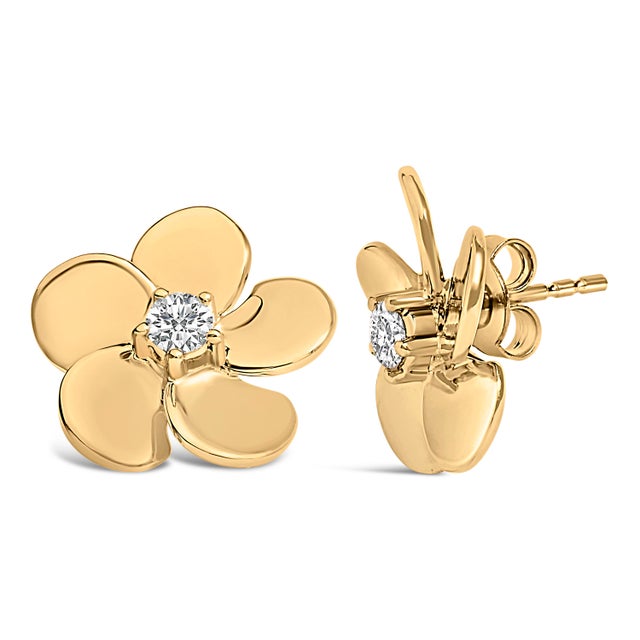 Discover the splendor of sustainability and timeless beauty with these exquisitely designed 10K yellow gold stud earrings,...