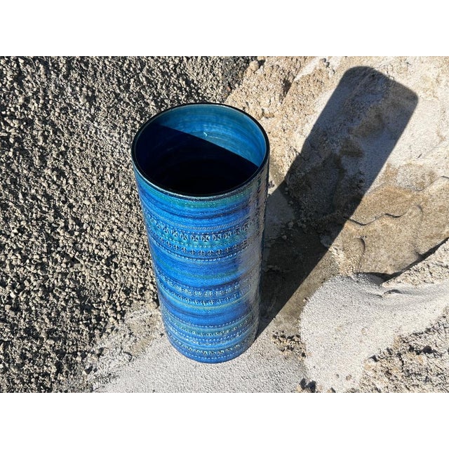 Cylindrical Ceramic Rimini Blue Vase from Bitossi, Italy 1960s For Sale - Image 9 of 18