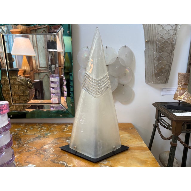 Italian Modern Murano Glass Table Lamp . Offered is a striking Post-Modern Murano glass lamb by Vetro Eseguito Da Maestri....