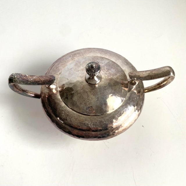 Art Deco Vintage Art Deco Derby Silver Plate Co Hammered Lidded Sugar Bowl For Sale - Image 3 of 10