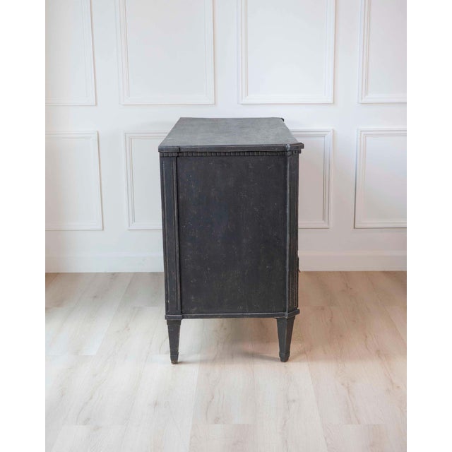 Swedish Gustavian Chest of Drawers, Circa 1790 For Sale In Atlanta - Image 6 of 9