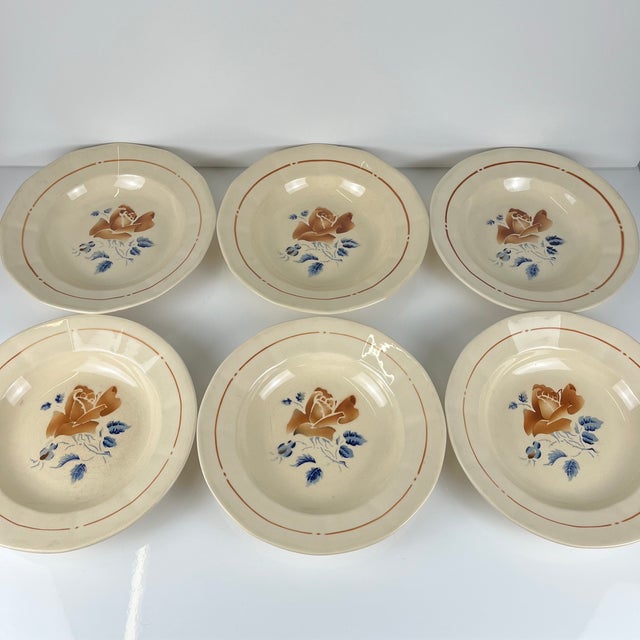 Set of 6 Sarreguemines soup plates with a floral motif, first half of the 20th century Cream and beige tones Dimensions:...