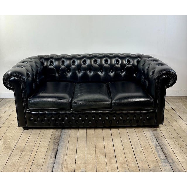 Vintage Chesterfield Sofa in Black Leather, 1980s For Sale - Image 13 of 13