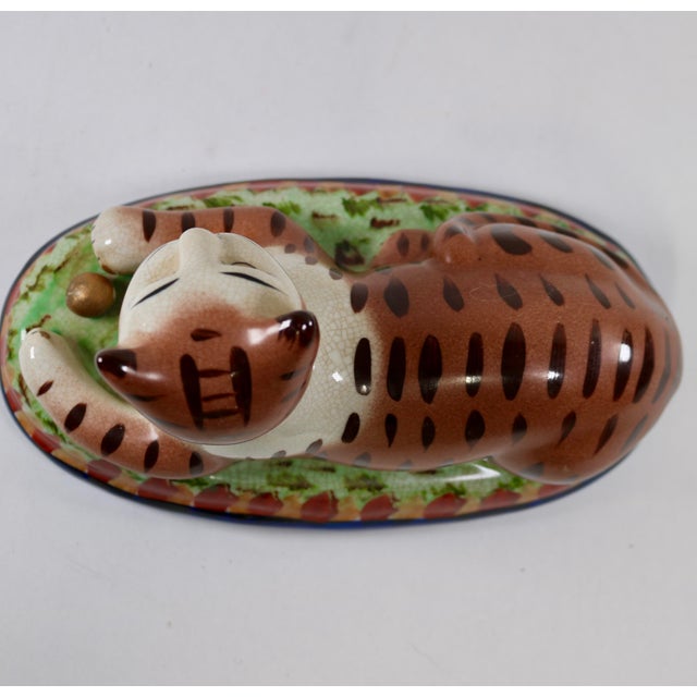 Early 20th Century Vintage Staffordshire Recumbent Cat Mantle Statue Figurine Right Facing For Sale - Image 5 of 12