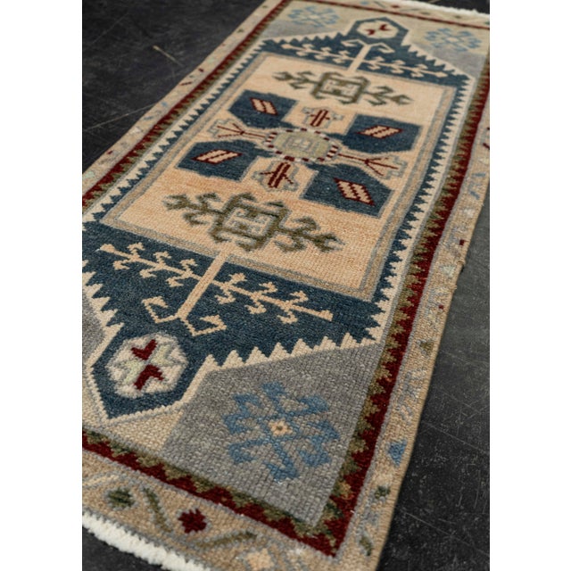Textile Turkish Mini Rug Oriental Hand Knotted Vintage Rug 1'6" x 3'4" #21105 For Sale - Image 7 of 8