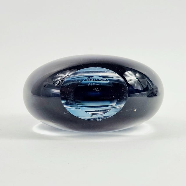 Glass Mid-Century Scandinavian Sommerso Art Glass Vase by Vicke Lindstrand for Kosta, Sweden, 1960s For Sale - Image 7 of 9