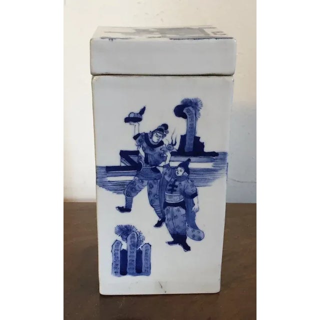 Antique 19th Century Chinese Blue & White Porcelain Covered Brush Pot or Box For Sale - Image 12 of 13