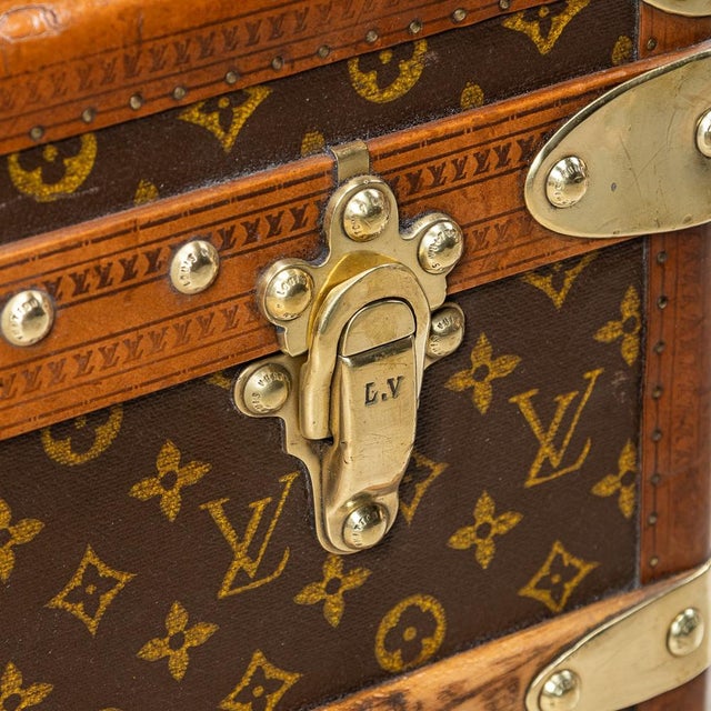 Trunk from Louis Vuitton, France, 1930s For Sale - Image 17 of 18