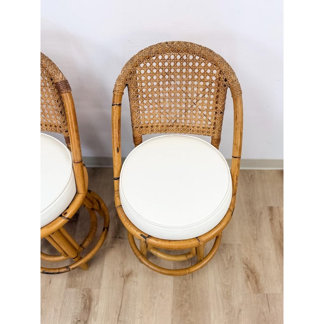 Wood Vintage Coastal Hollywood Regency Caned Rattan Swivel Barstools Counter Height For Sale - Image 7 of 13