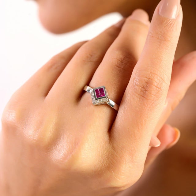 Minimalist 925 Silver Square-Cut Ruby & Diamond Cluster Ring for Women by Carat&her - Size 7 For Sale - Image 4 of 11
