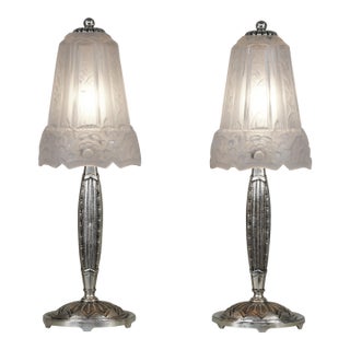 Maynadier Pair of French Art Deco Floral Frosted Glass Table Lamps - 1930s For Sale