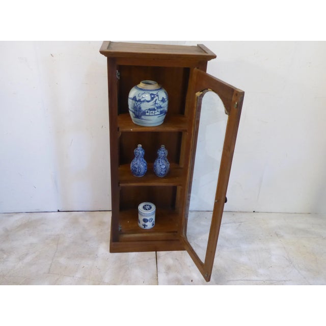 Vintage Small Display Case For Sale - Image 4 of 6