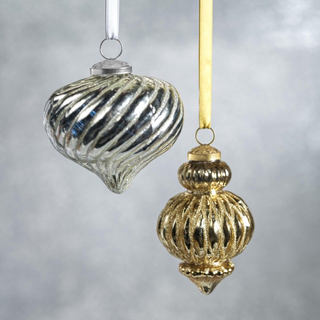 Contemporary Cola Gleaming Ripple Hanging Ornaments, Set of 4 For Sale - Image 3 of 3