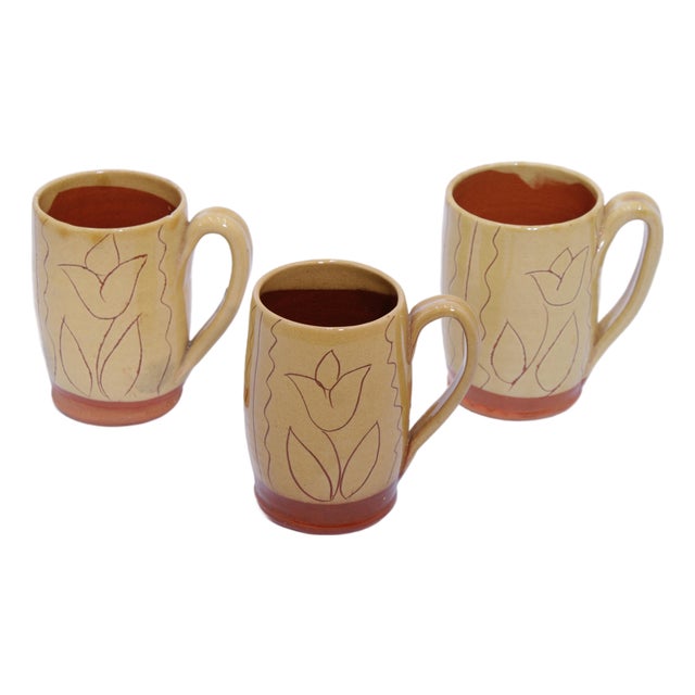 1980s Williamsburg Mugs With Scratch Flower Design Stamped - Set of Three For Sale